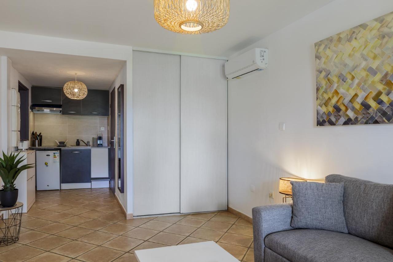 Le Saint-Gilles - Studio A St-Gilles-Les-Bains - Situe Dans Residence Privee Avec Piscine Eksteriør bilde