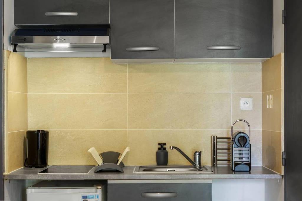 Le Saint-Gilles - Studio A St-Gilles-Les-Bains - Situe Dans Residence Privee Avec Piscine Eksteriør bilde